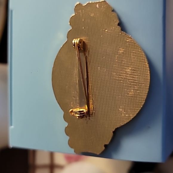 Love, Peace, Unity Brooch - Picture 2 of 4